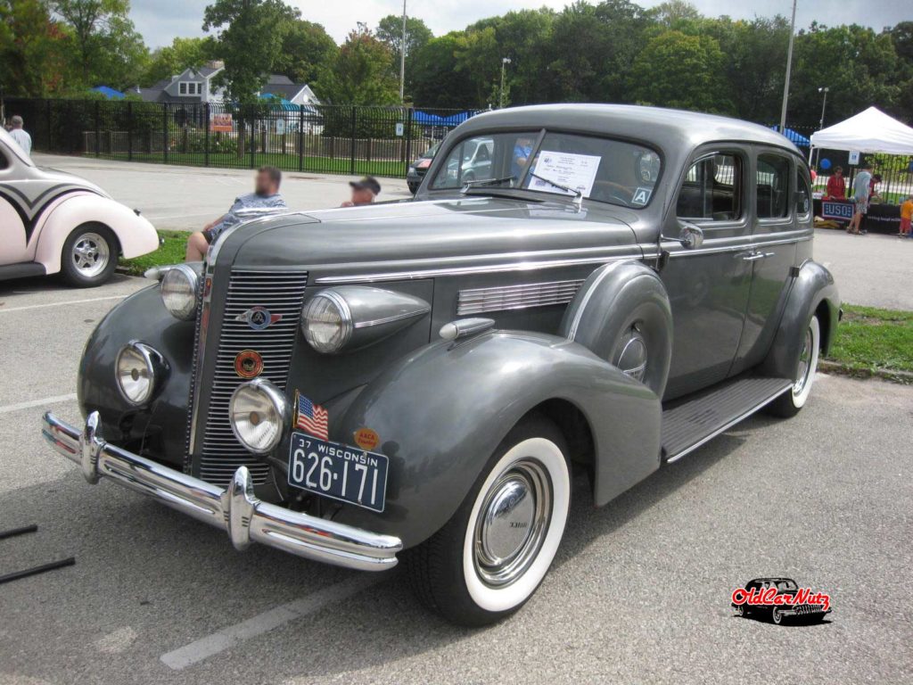 1937 Buick Century - Cars of the 1930s